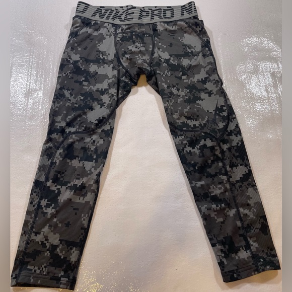 Nike Pro Compression 3/4 Tights Digital Camo Athletic Pants‎ Hypercool M - Picture 1 of 6